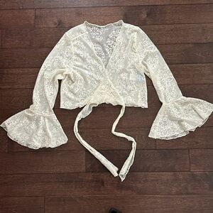 Vizio Y2K Cropped Wrap Bell Sleeve Top Cream Lace Vintage Medium NWOT